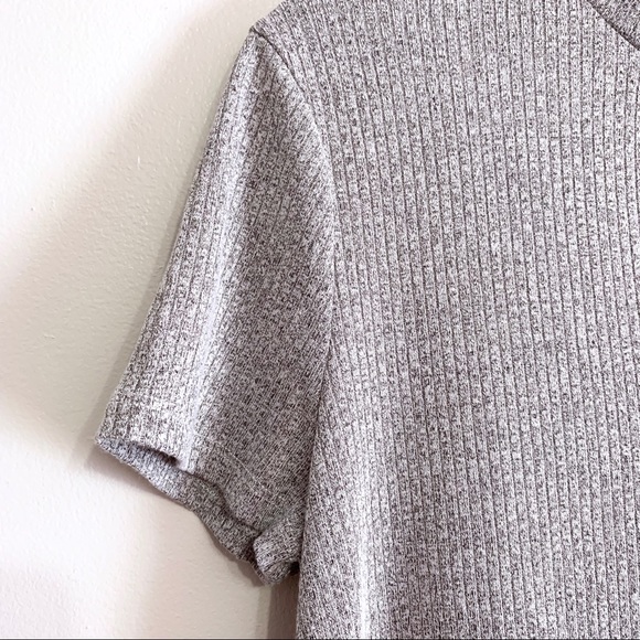 Altar’d State Gray Ribbed Keyhole Top - Picture 4 of 8